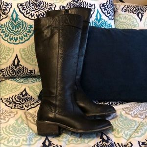 Lightly used Seychelles black leather boots